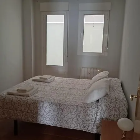 La Casa De La Callejuela بيت للعطل *